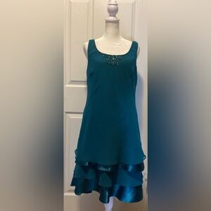 Jessica Howard Sleeveless Beaded Neckline Ruffle Tiered Midi Dress Size 10